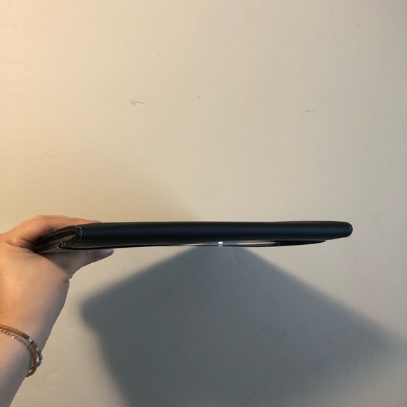 Black folder - Picture 5 of 5